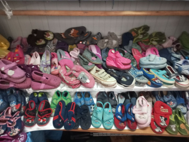 sirokii-assortiment-obuvi-second-hand-big-0